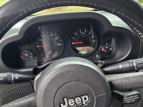 Used 2007 Jeep Wrangler Unlimited X image 6