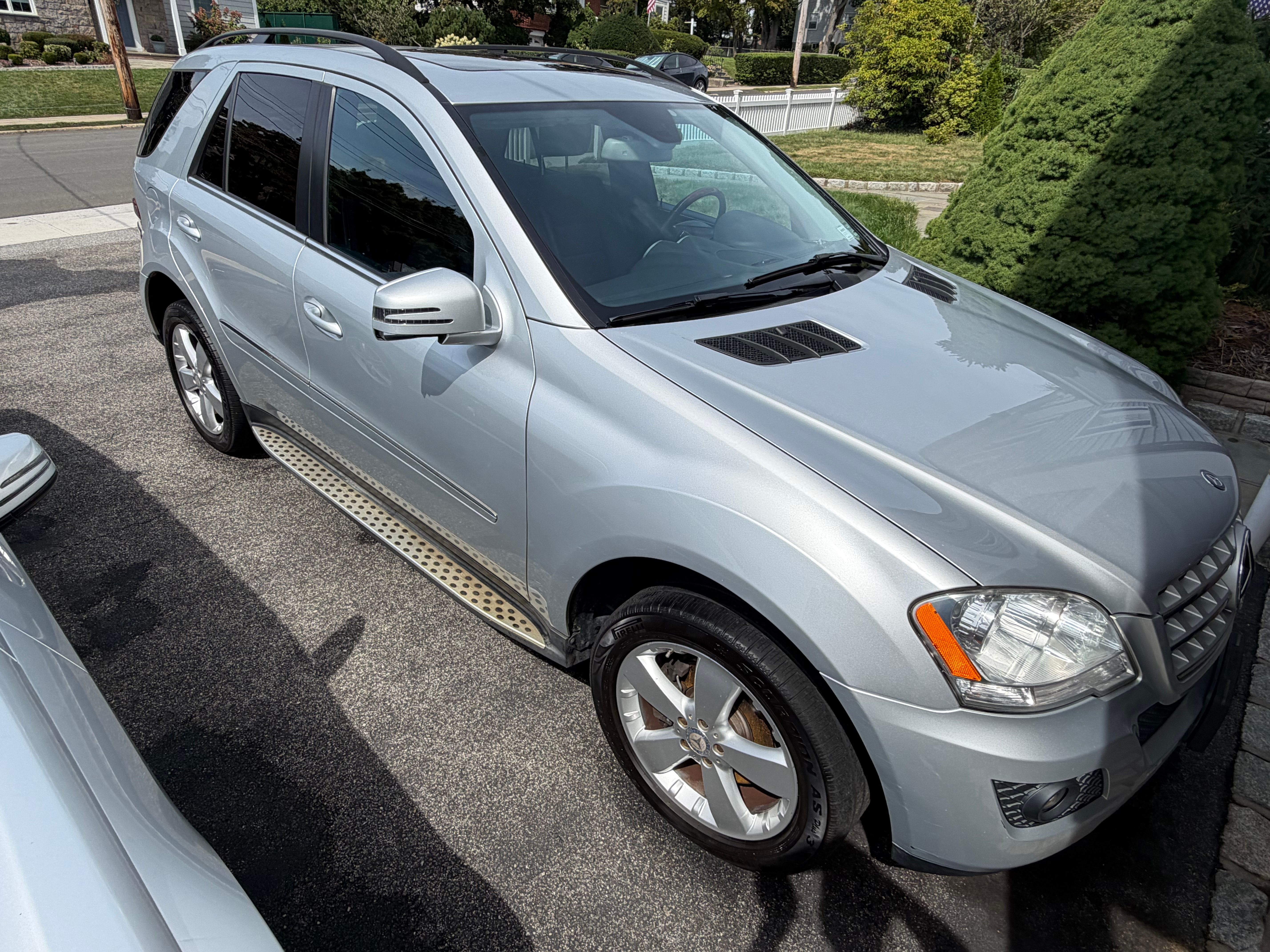 Used 2011 Mercedes-Benz ML 350 4MATIC image 2
