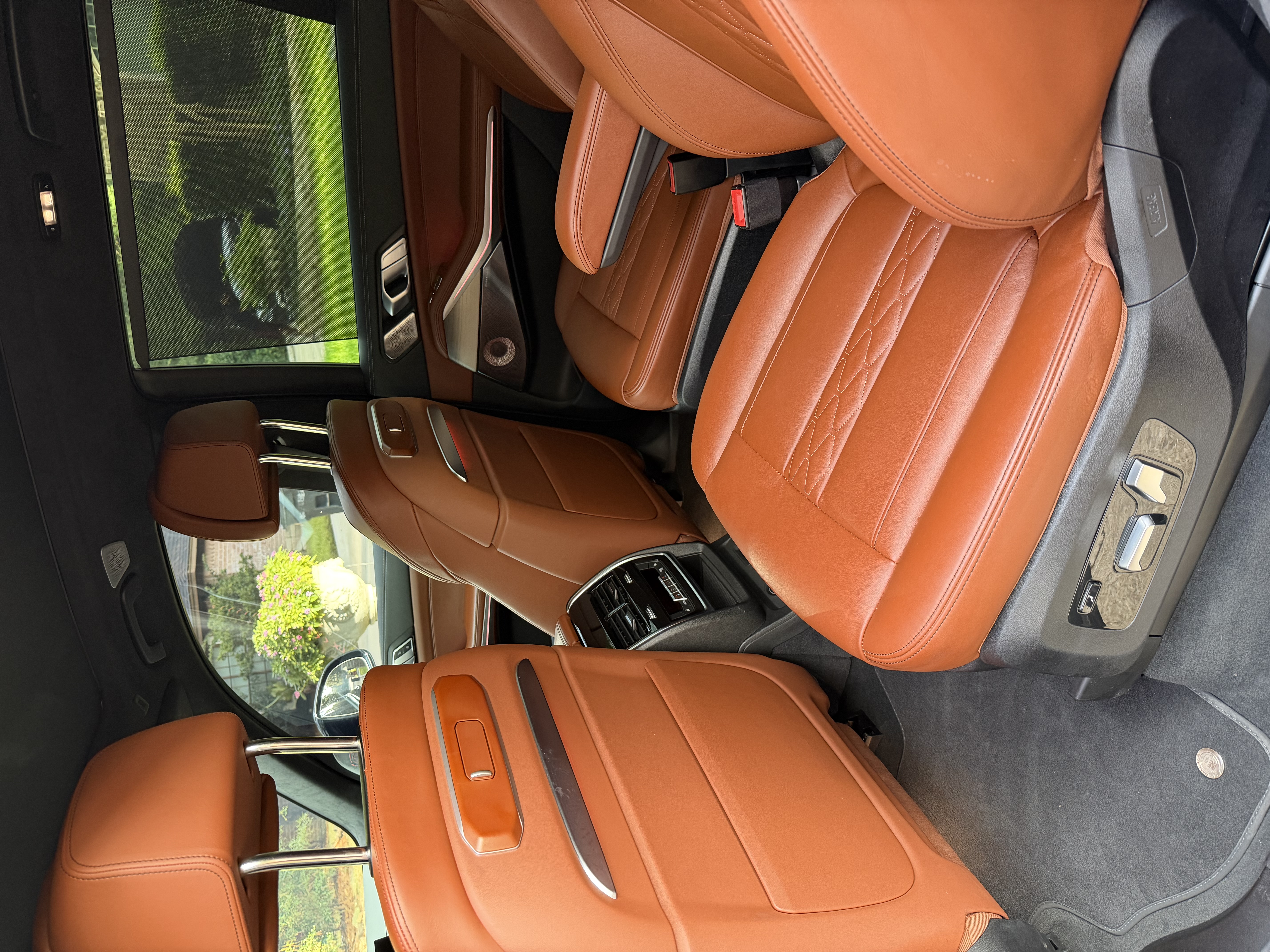 Used 2025 BMW ALPINA XB7 AWD/4WD image 11