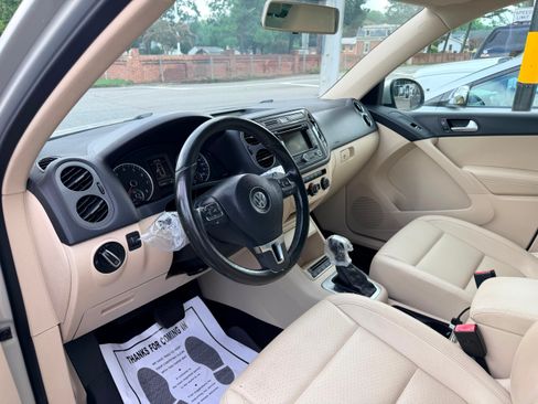 Used 2013 Volkswagen Tiguan S FWD image 19