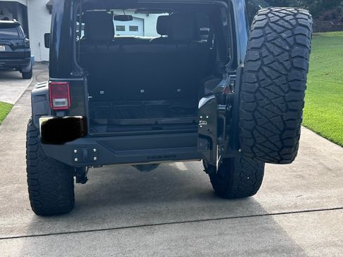 Used 2014 Jeep Wrangler Unlimited Sahara AWD/4WD image 6