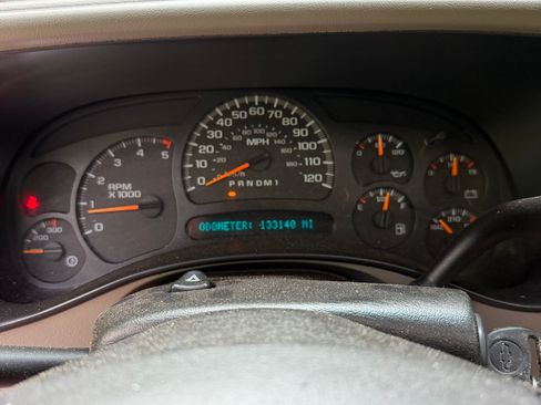 Used 2007 Chevrolet Silverado 2500 LT w/ Heavy-Duty Power Package AWD/4WD image 11
