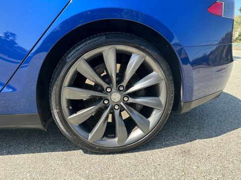 Used 2015 Tesla Model S 90D image 29