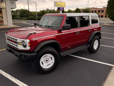 Used 2025 Ford Bronco Heritage Edition AWD/4WD image 1