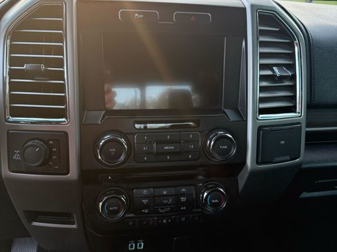 Used 2016 Ford F150 Lariat image 14