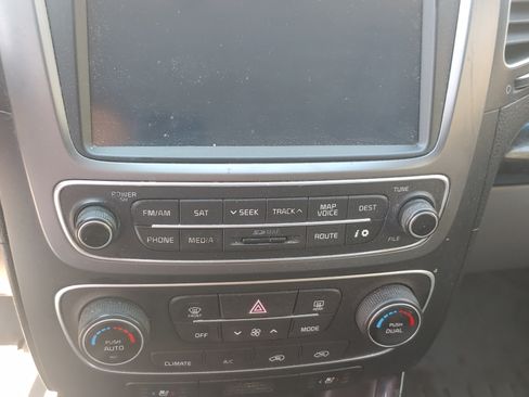 Used 2014 Kia Sorento SX image 5