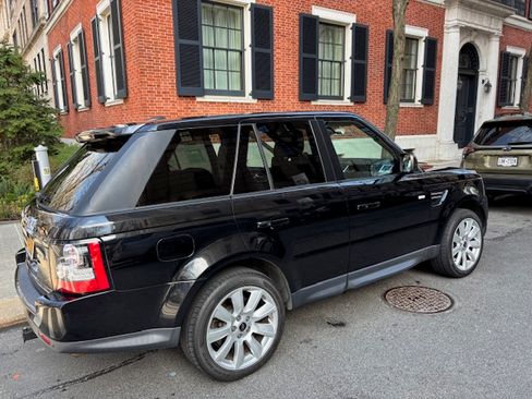 Used 2013 Land Rover Range Rover Sport HSE image 15