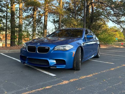 Used 2013 BMW M5 image 1