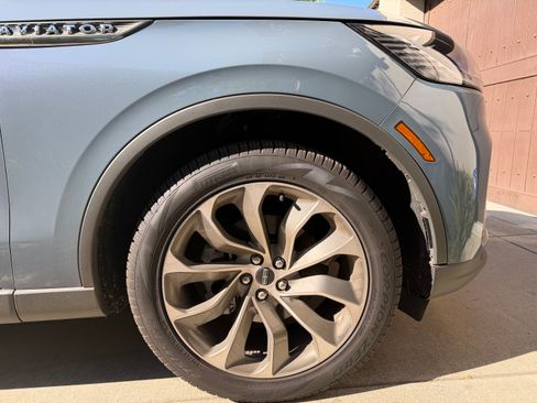 Used 2025 Lincoln Aviator Reserve image 12