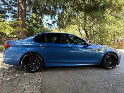 Used 2014 BMW M5 RWD image 25