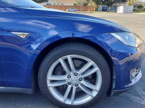 Used 2015 Tesla Model S 70 image 13