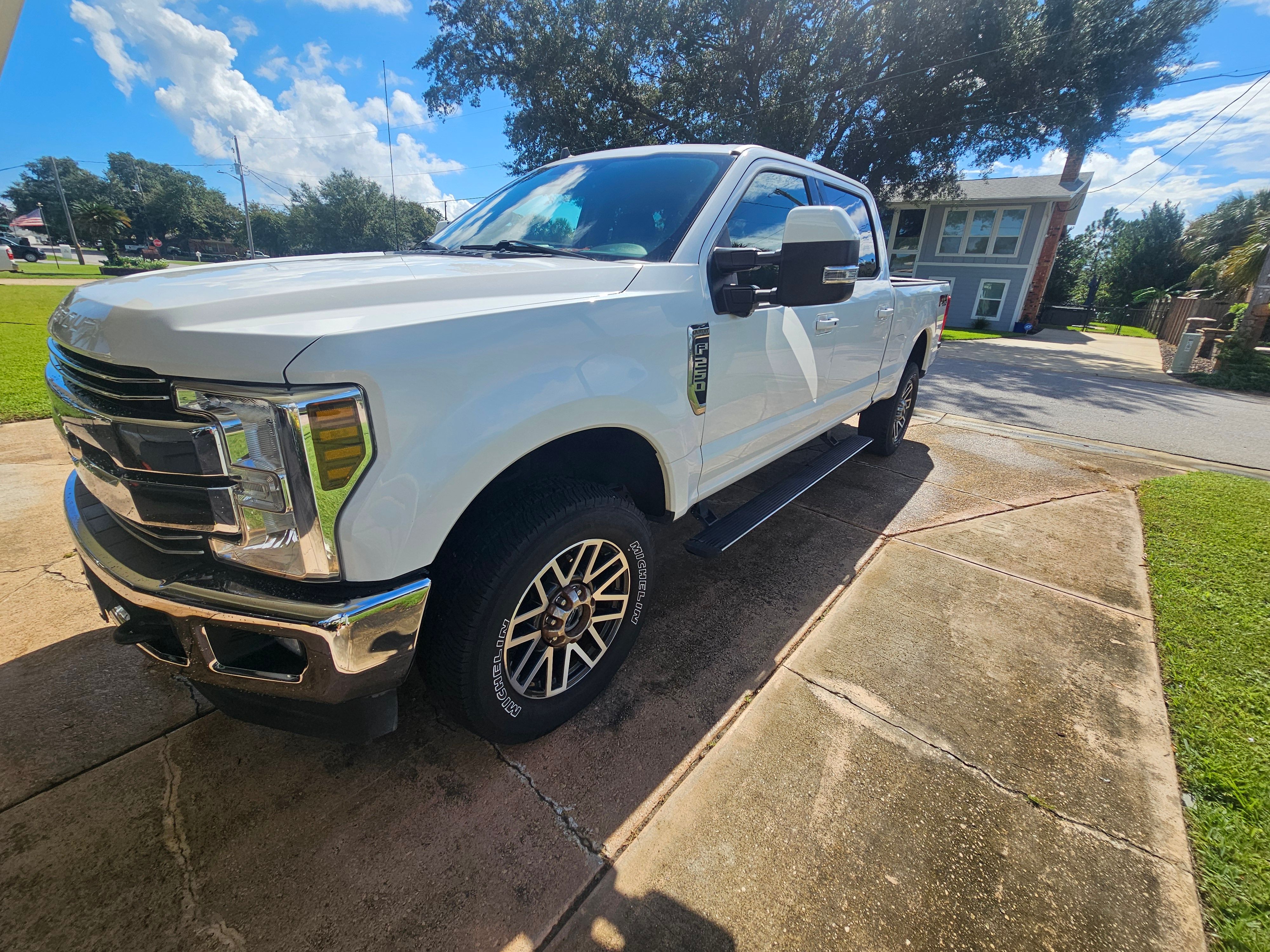 Used 2019 Ford F250 Lariat w/ Lariat Ultimate Package AWD/4WD image 6