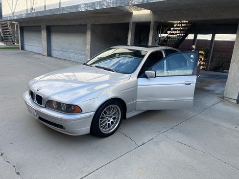 Used 2002 BMW 530i Sedan image 4