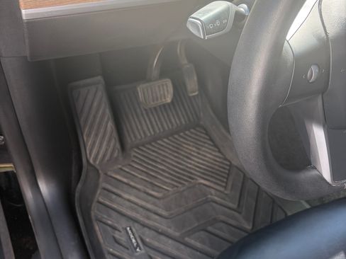 Used 2022 Tesla Model Y Long Range AWD/4WD image 15