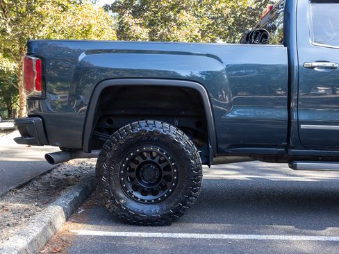 Used 2018 GMC Sierra 1500 Denali w/ Denali Ultimate Package image 12