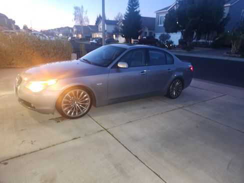 Used 2007 BMW 550i Sedan image 11
