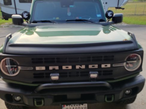 Used 2022 Ford Bronco Black Diamond image 11