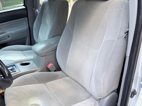 Used 2007 Toyota Tacoma PreRunner RWD image 8