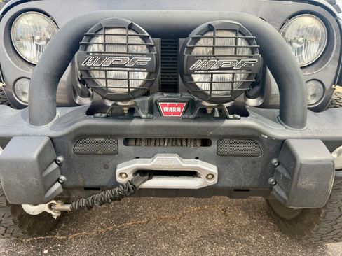 Used 2014 Jeep Wrangler Unlimited Rubicon w/ Connectivity Group image 11