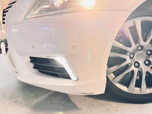 Used 2013 Lexus LS 460 L w/ Preferred Accessory Package RWD image 9