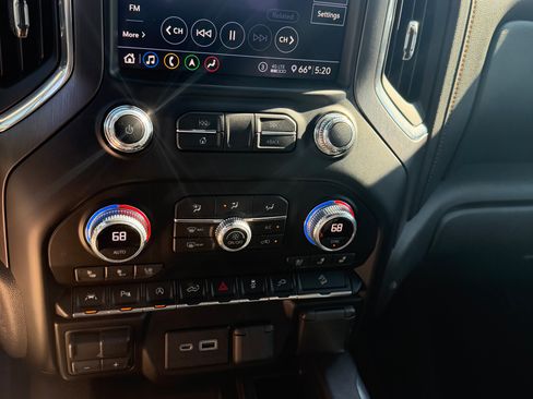 Used 2020 GMC Sierra 1500 AT4 w/ AT4 Premium Package image 13