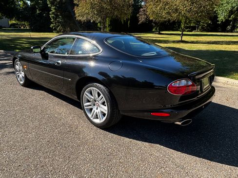 Used 2003 Jaguar XK8 Coupe RWD image 4