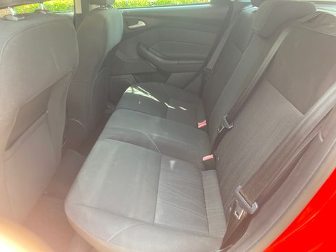 Used 2015 Ford Focus SE FWD image 15