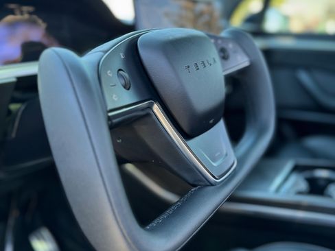 Used 2023 Tesla Model X Plaid image 24