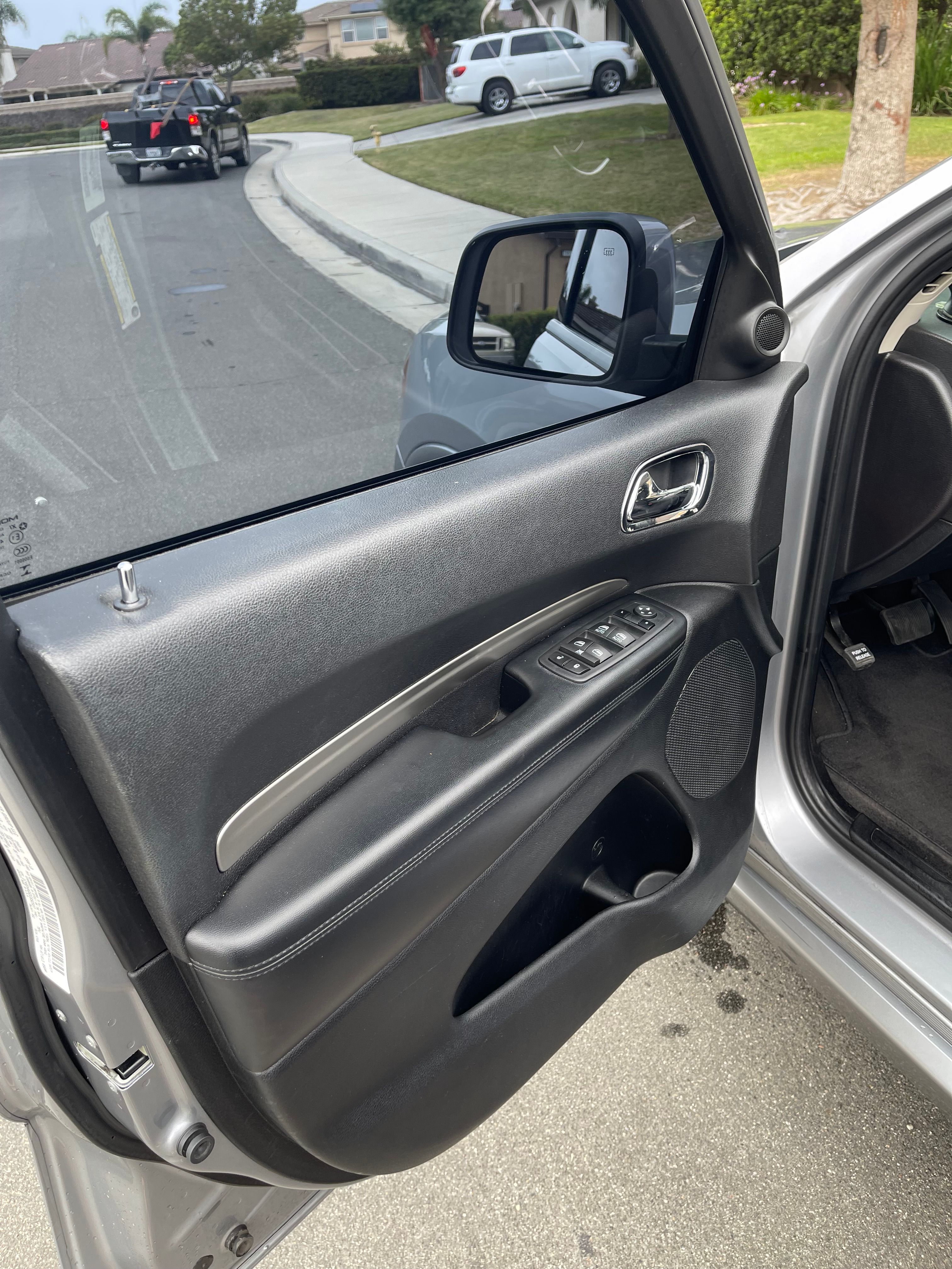 Used 2013 Dodge Durango SXT w/ Blacktop Pkg RWD image 8