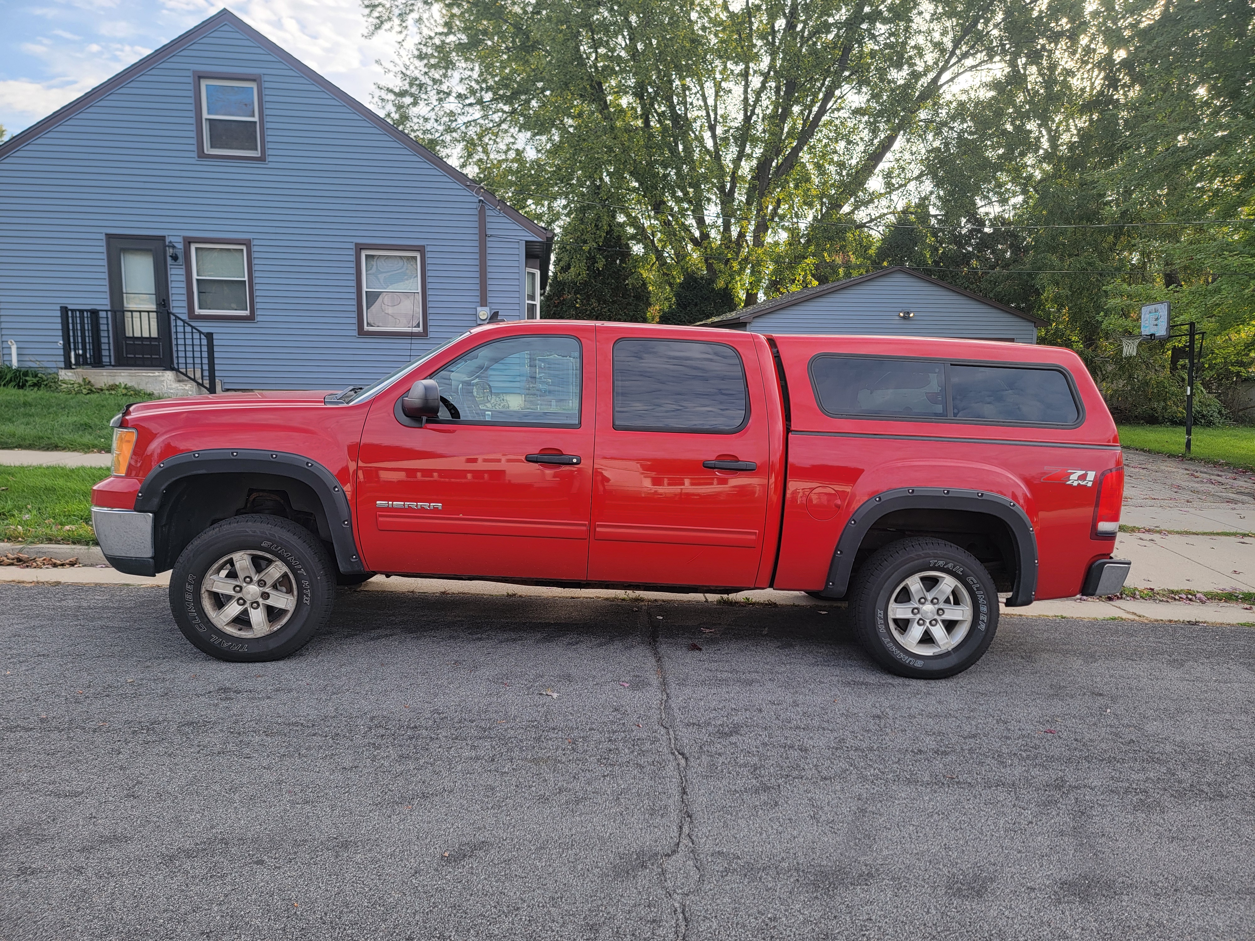 Used 2011 GMC Sierra 1500 SLE w/ Power Tech Package AWD/4WD image 9