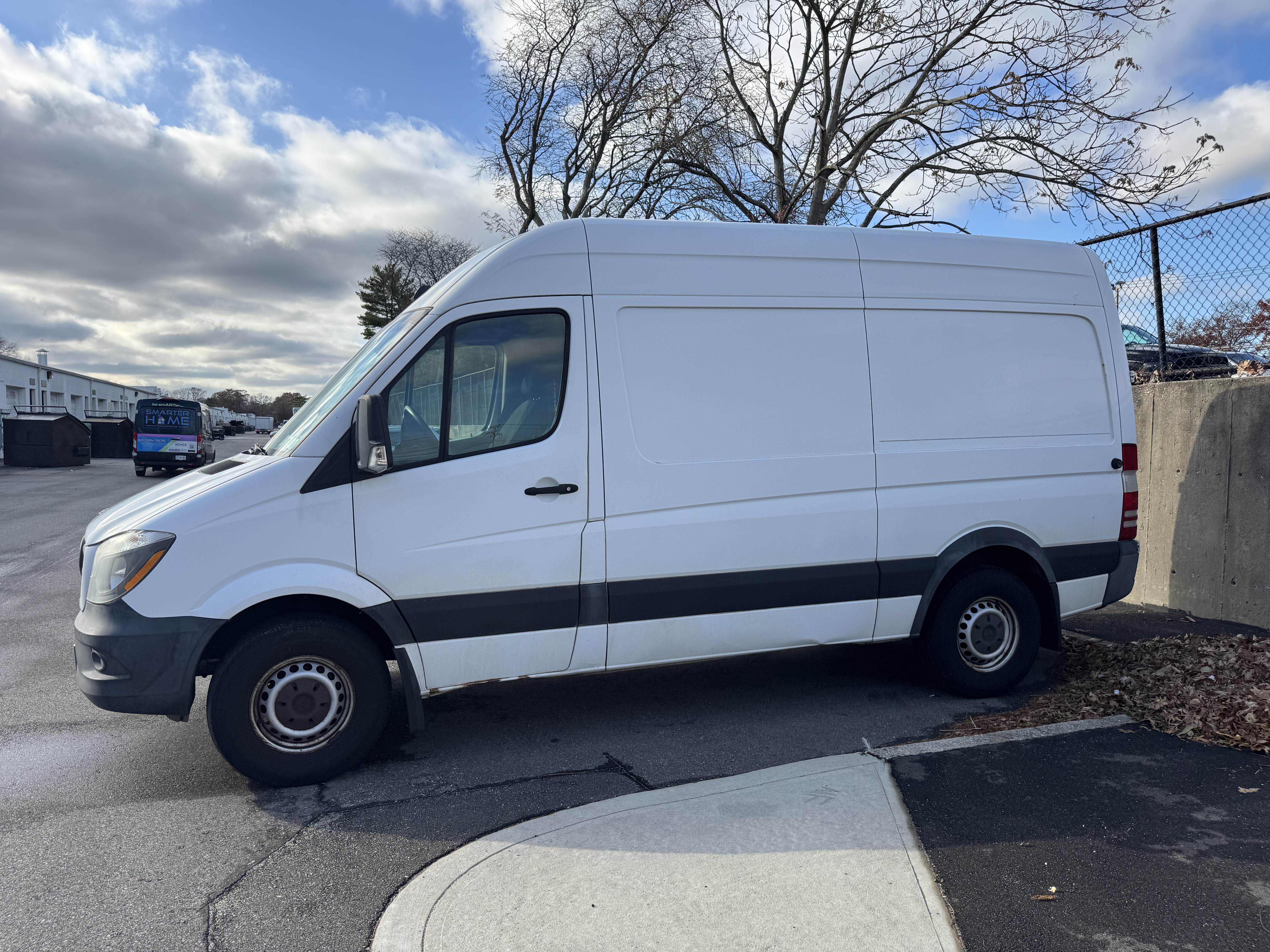 Used 2014 Mercedes-Benz Sprinter 2500 image 24