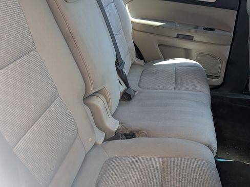 Used 2013 Ford Explorer XLT w/ Class III Trailer Tow Pkg FWD image 4