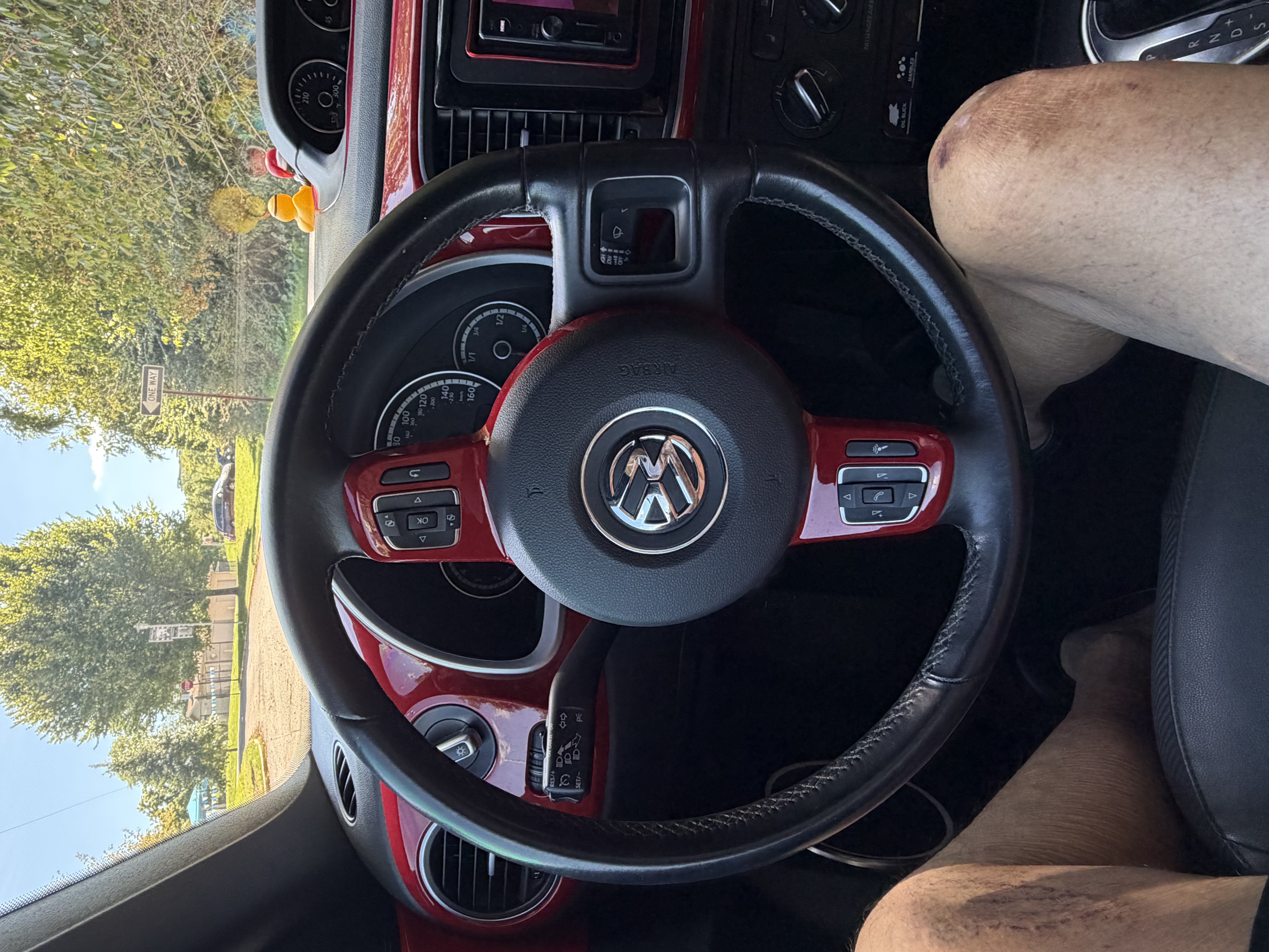Used 2014 Volkswagen Beetle TDI FWD image 6