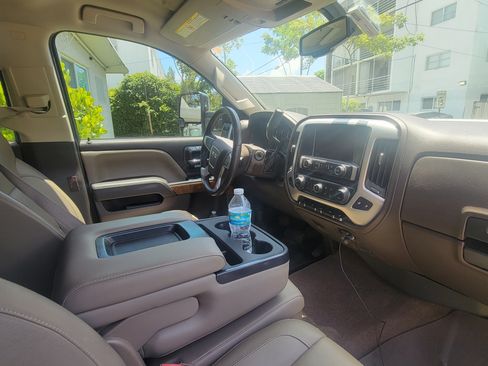 Used 2015 GMC Sierra 2500 SLT w/ Suspension Package, Off-Road image 4