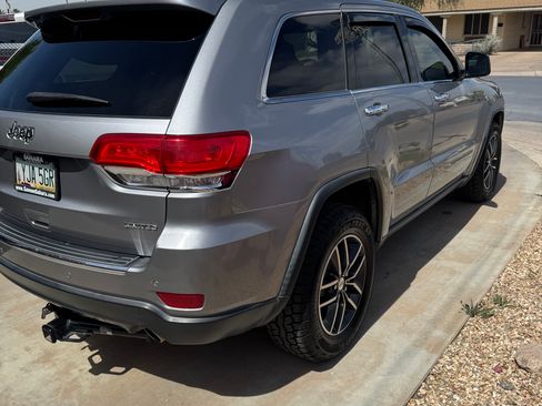 Used 2018 Jeep Grand Cherokee Limited AWD/4WD image 2