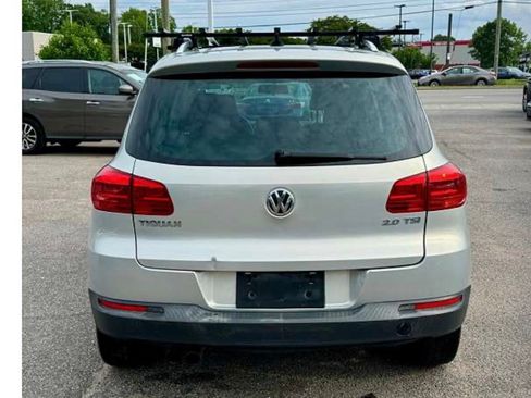 Used 2012 Volkswagen Tiguan SE image 4