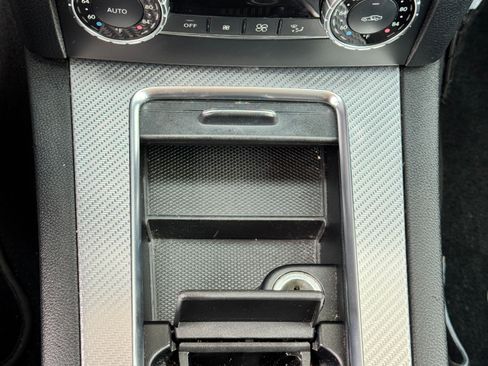 Used 2013 Mercedes-Benz GLK 350 4MATIC image 19