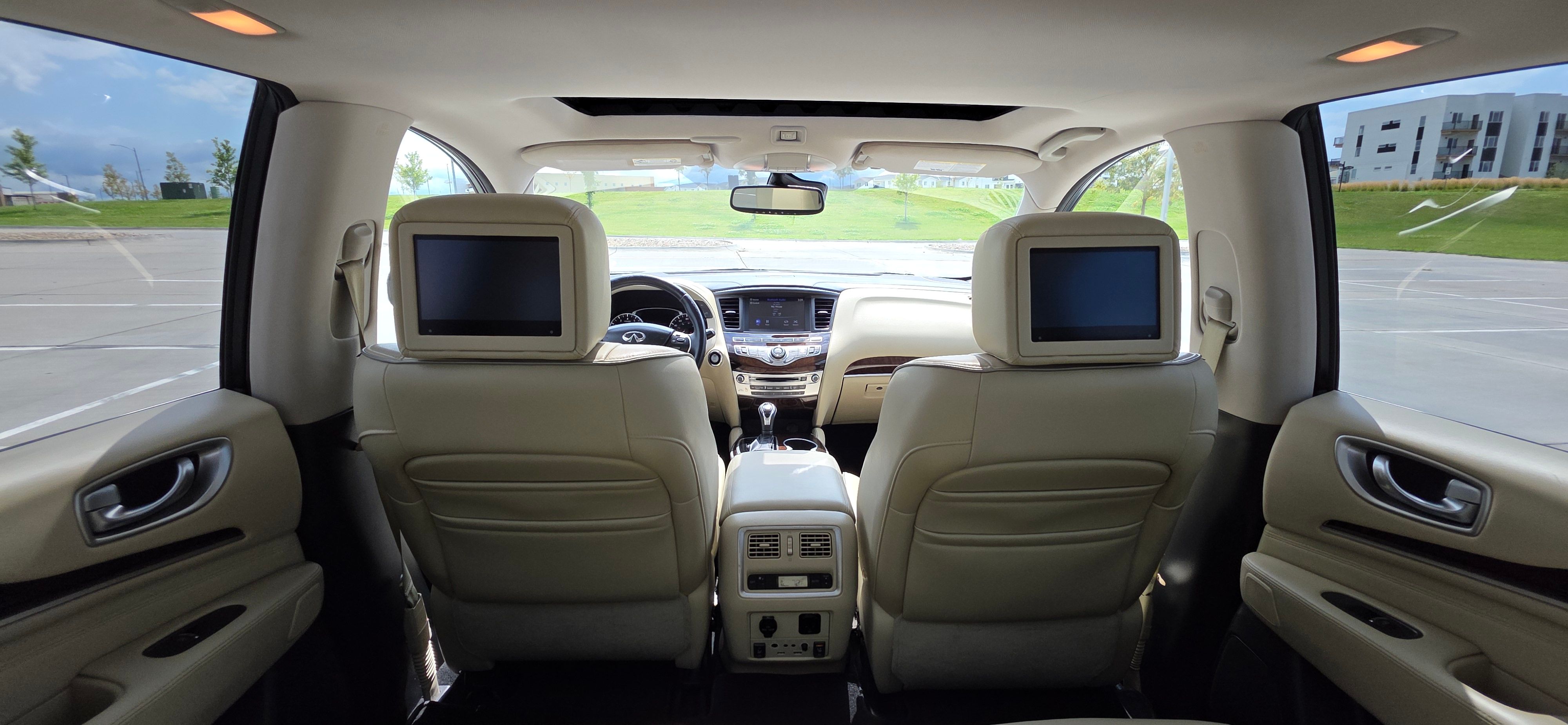 Used 2017 INFINITI QX60 Luxe w/ Deluxe Technology Package AWD/4WD image 19