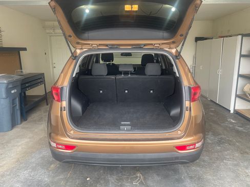 Used 2017 Kia Sportage LX FWD image 8