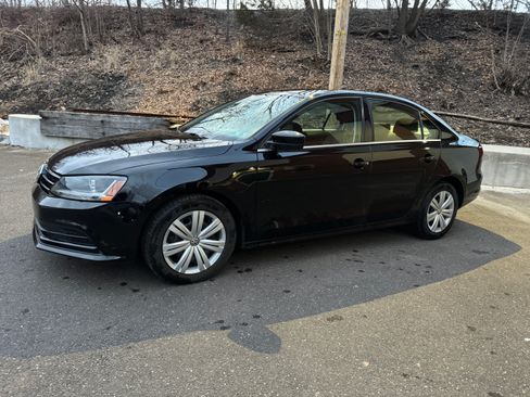 Used 2017 Volkswagen Jetta S image 1