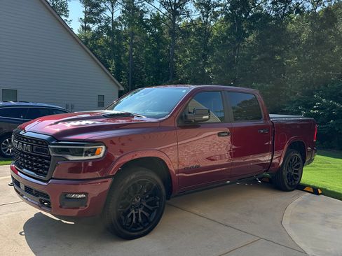 Used 2025 RAM 1500 Limited AWD/4WD image 7
