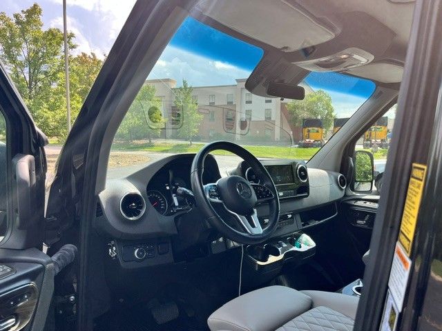 Used 2023 Mercedes-Benz Sprinter 2500 image 14
