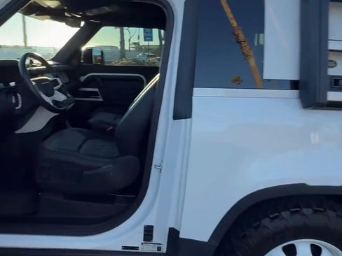 Used 2021 Land Rover Defender 90 S image 5