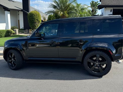 Used 2023 Land Rover Defender 110 image 2