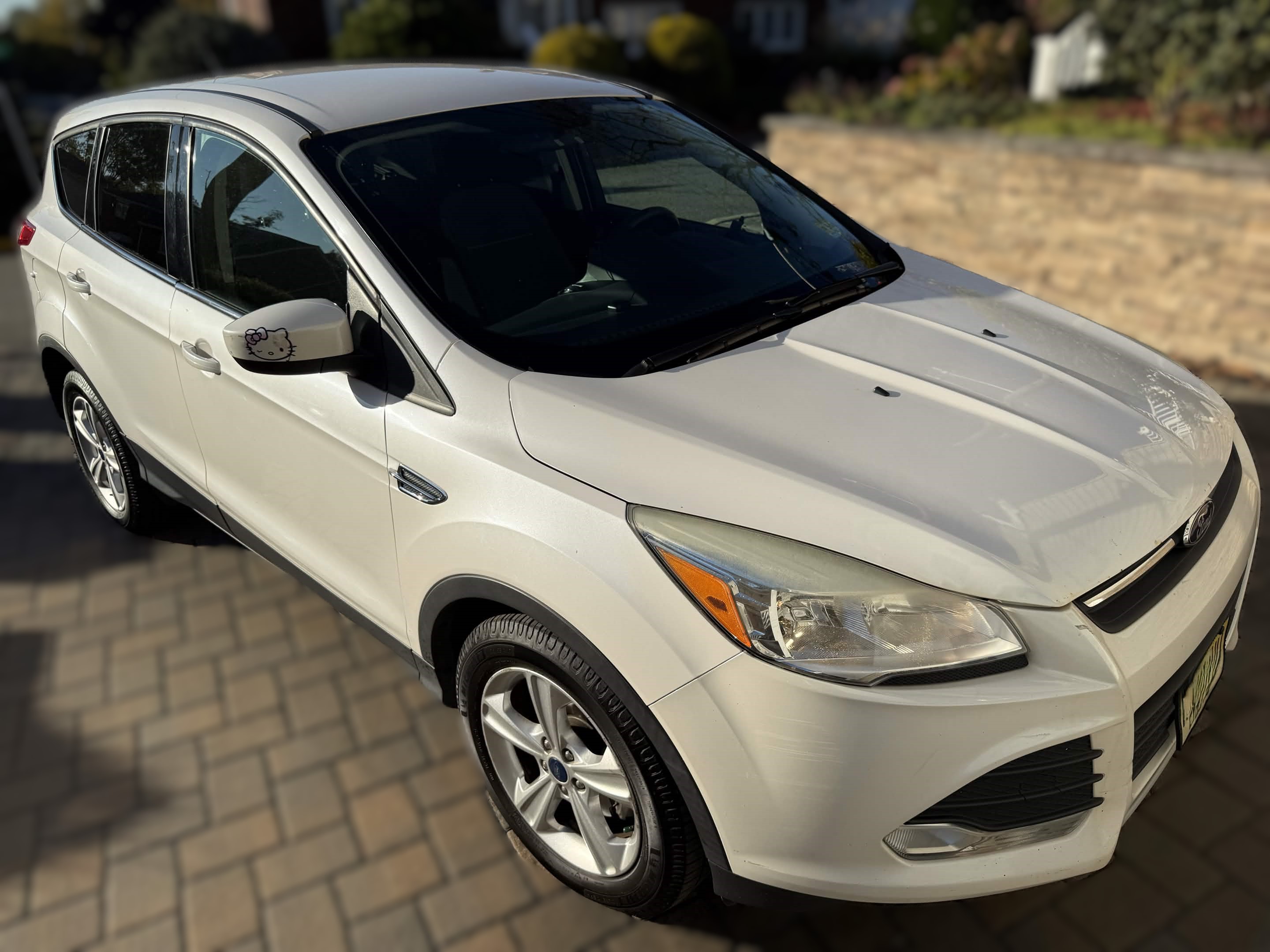 Used 2015 Ford Escape SE FWD image 1