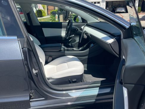 Used 2019 Tesla Model 3 RWD image 18