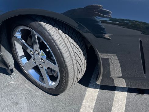 Used 2007 Chevrolet Corvette Coupe w/ Preferred Equipment Group image 6