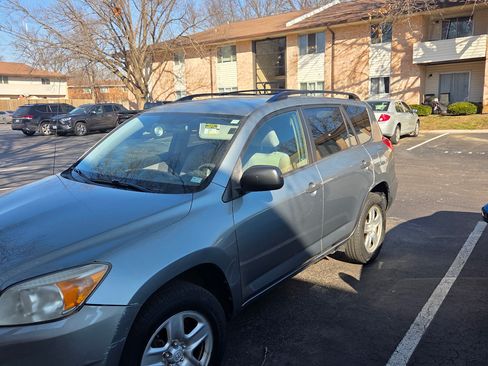 Used 2008 Toyota RAV4 4WD image 4