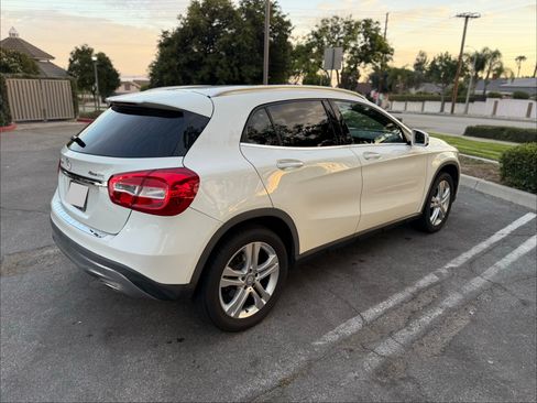 Used 2017 Mercedes-Benz GLA 250 4MATIC image 8