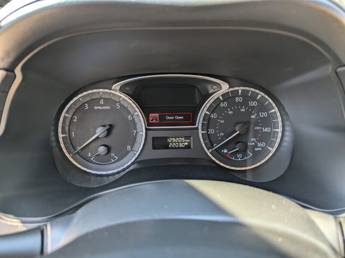 Used 2015 INFINITI QX60 FWD w/ Deluxe Touring Package image 6